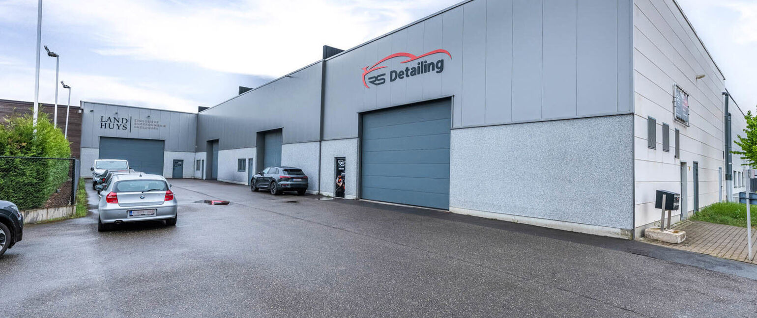 Industrieel gebouw te koop in Bree