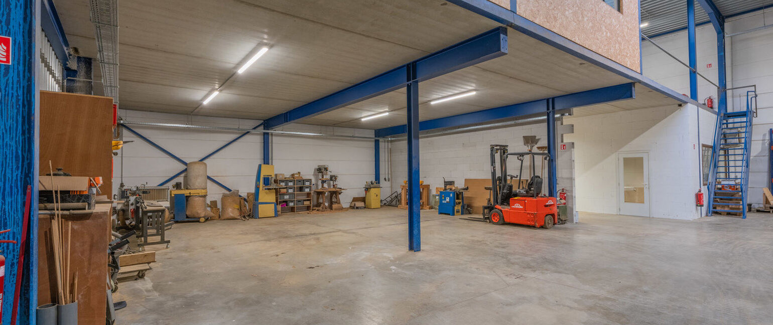 Industrieel gebouw te koop in Bree