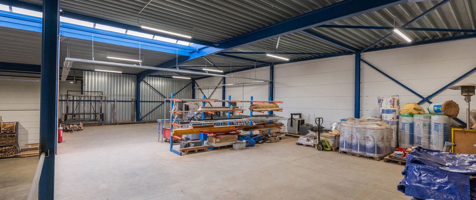 Industrieel gebouw te koop in Bree