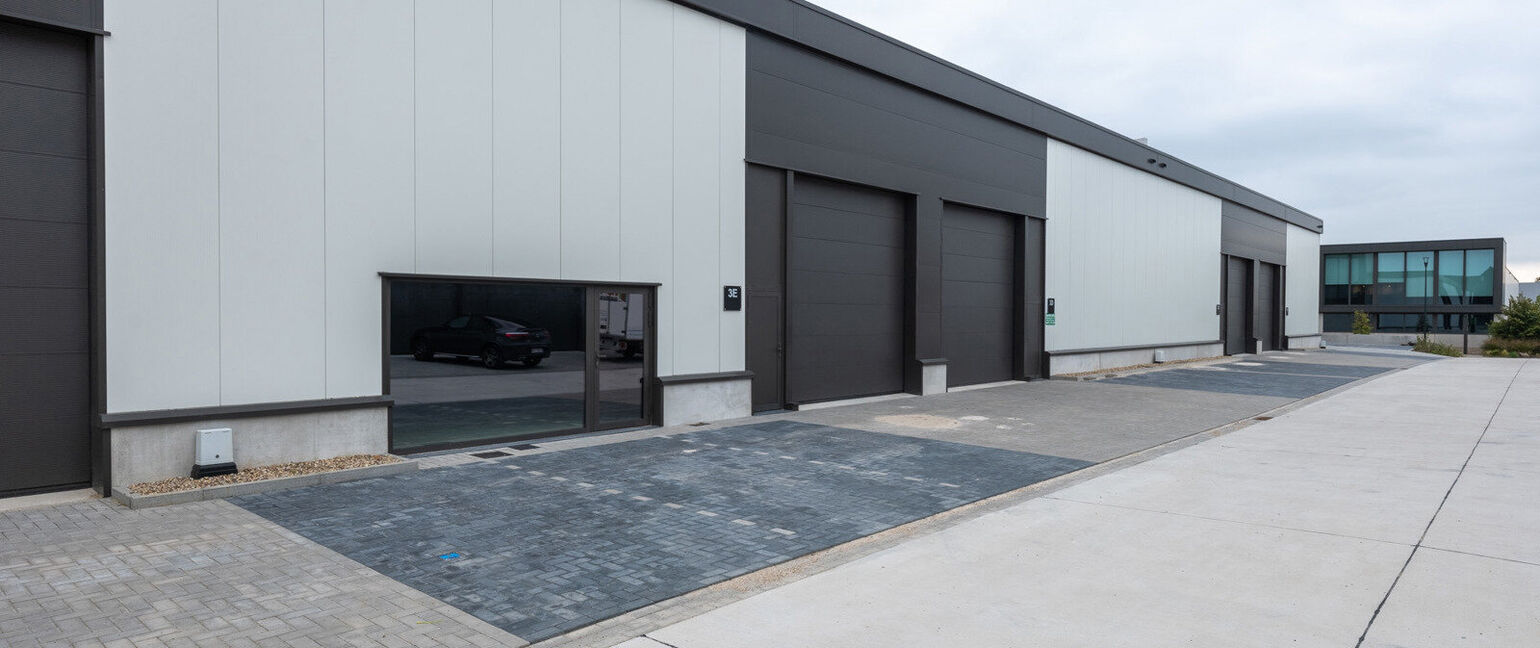 Industrieel gebouw te koop in Dilsen-Stokkem