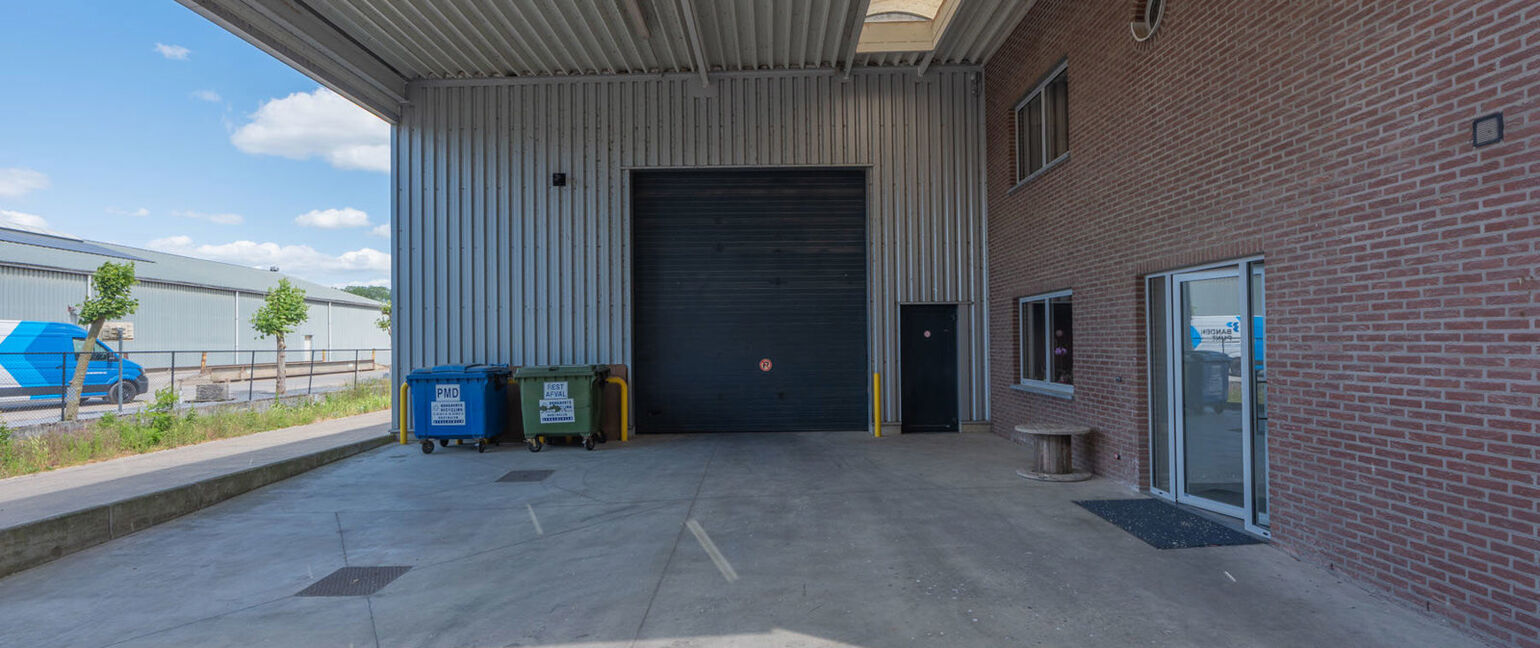 Industrieel gebouw te koop in Dilsen-Stokkem