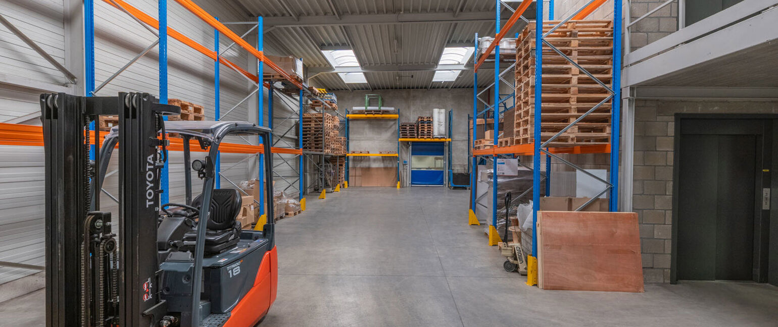Industrieel gebouw te koop in Dilsen-Stokkem