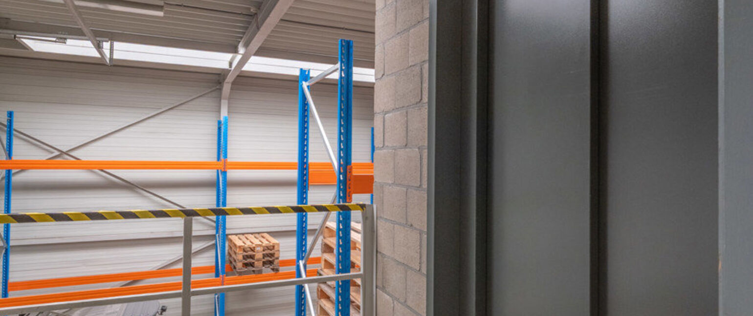 Industrieel gebouw te koop in Dilsen-Stokkem