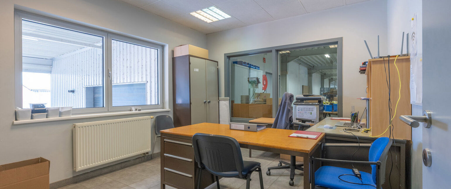 Industrieel gebouw te koop in Dilsen-Stokkem