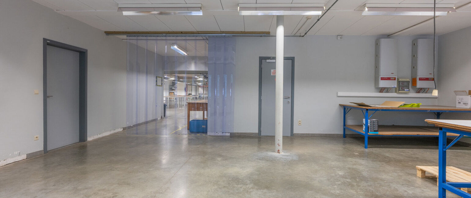 Industrieel gebouw te koop in Dilsen-Stokkem