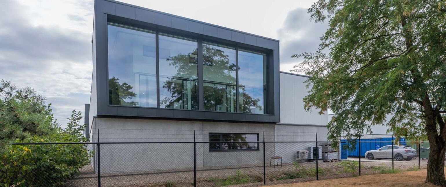 Industrieel gebouw te koop in Dilsen-Stokkem