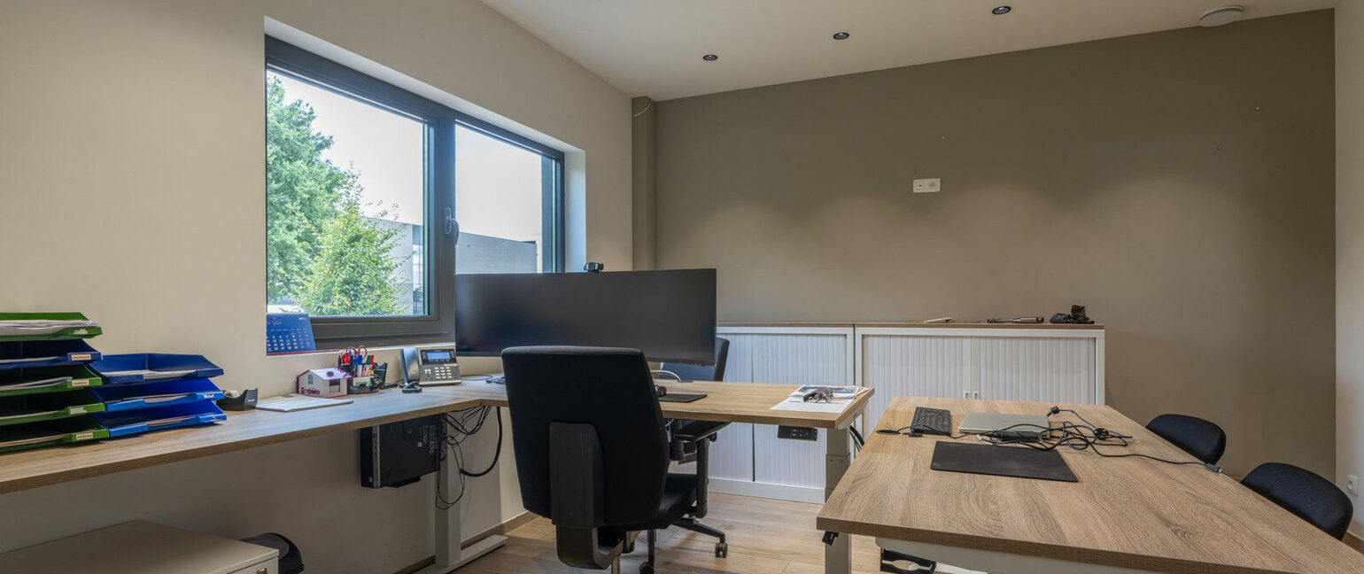 Industrieel gebouw te koop in Dilsen-Stokkem