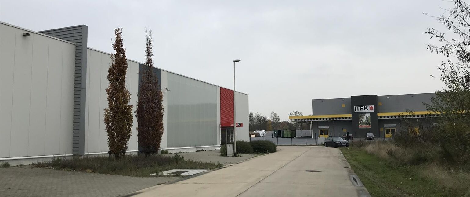 Industrieel gebouw te koop in Dilsen-Stokkem