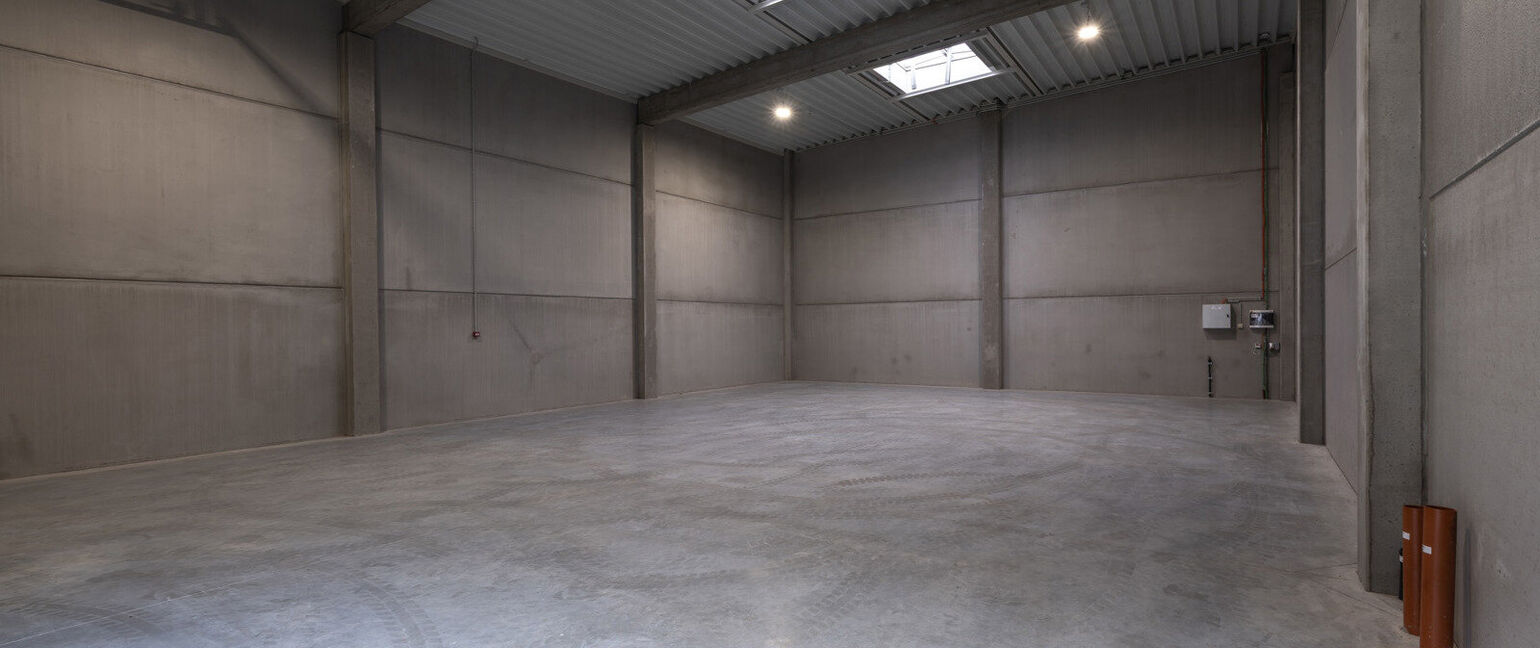 Industrieel gebouw te koop in Genk