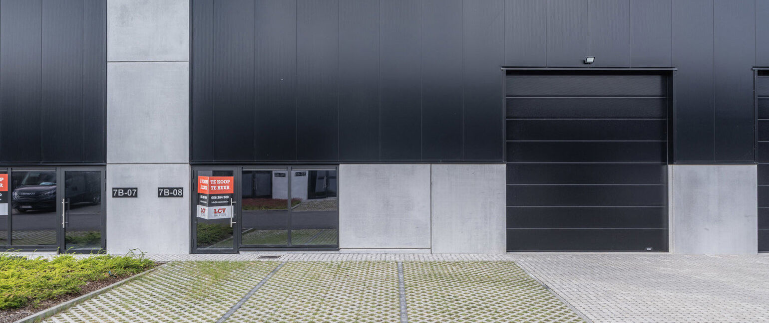 Industrieel gebouw te koop in Genk