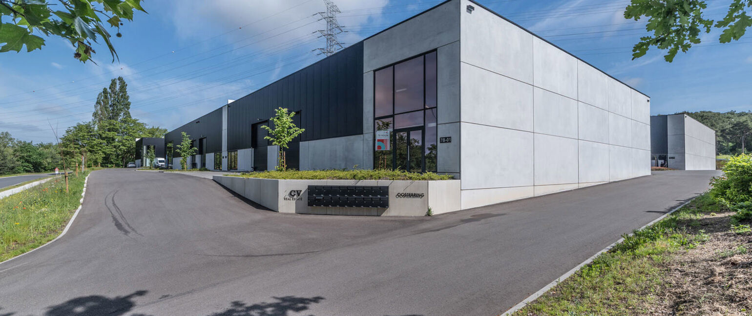 Industrieel gebouw te koop in Genk