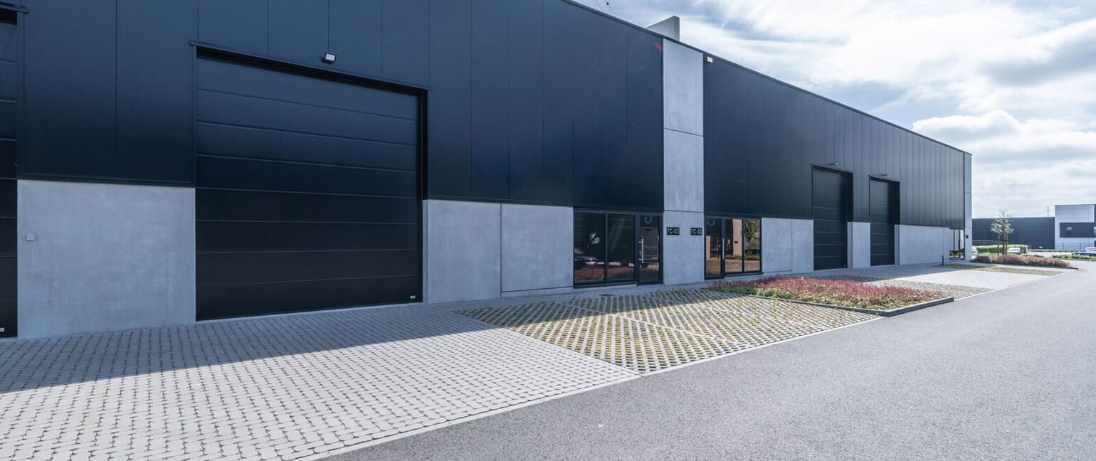 Industrieel gebouw te koop in Genk