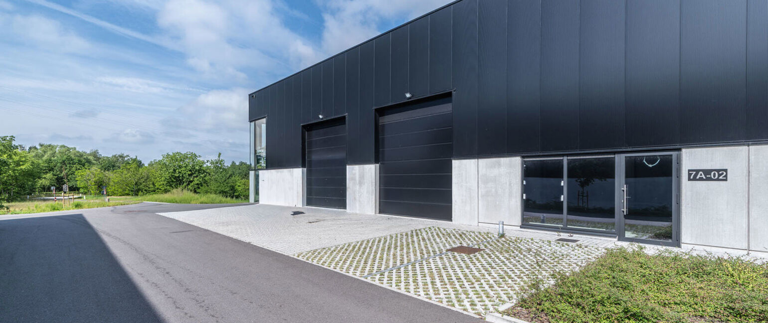 Industrieel gebouw te koop in Genk