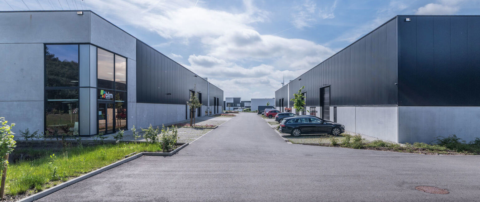 Industrieel gebouw te koop in Genk