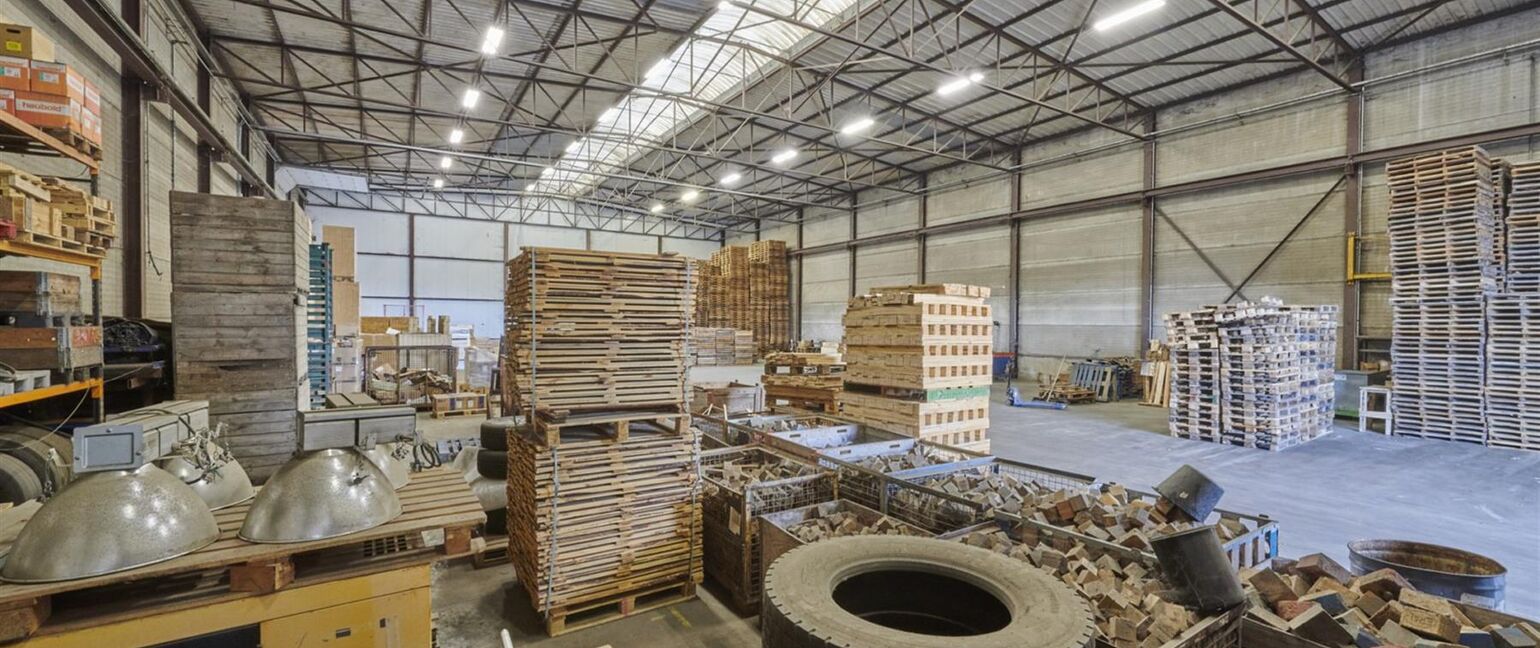 Industrieel gebouw te koop in Genk