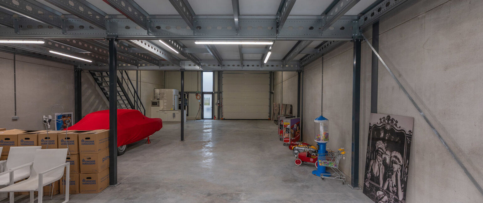 Industrieel gebouw te koop in Lanaken