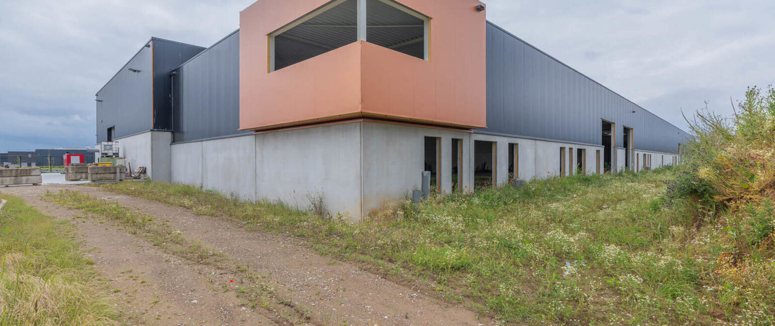 Industrieel gebouw te koop in Lanaken