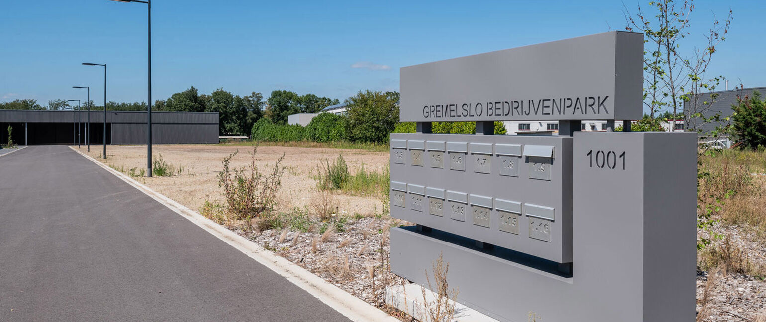 Industrieel gebouw te koop in Maaseik