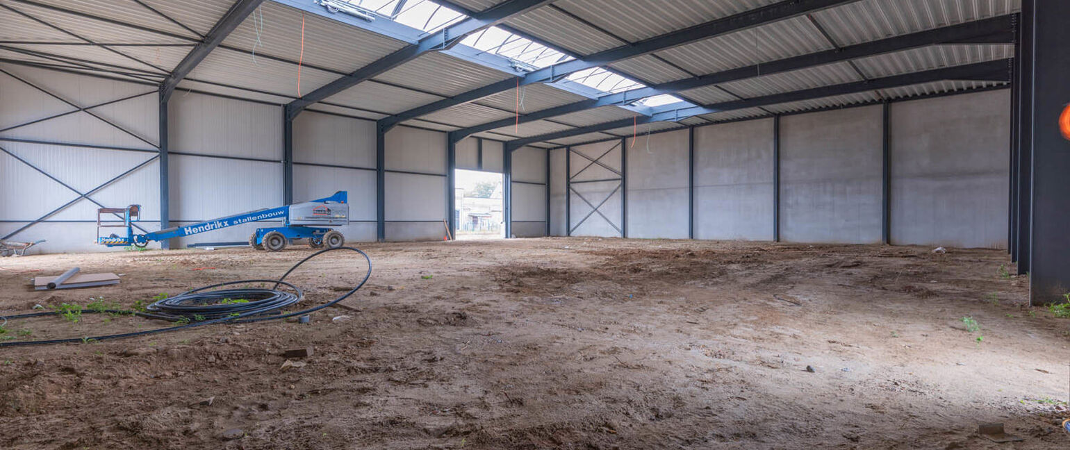 Industrieel gebouw te koop in Maaseik