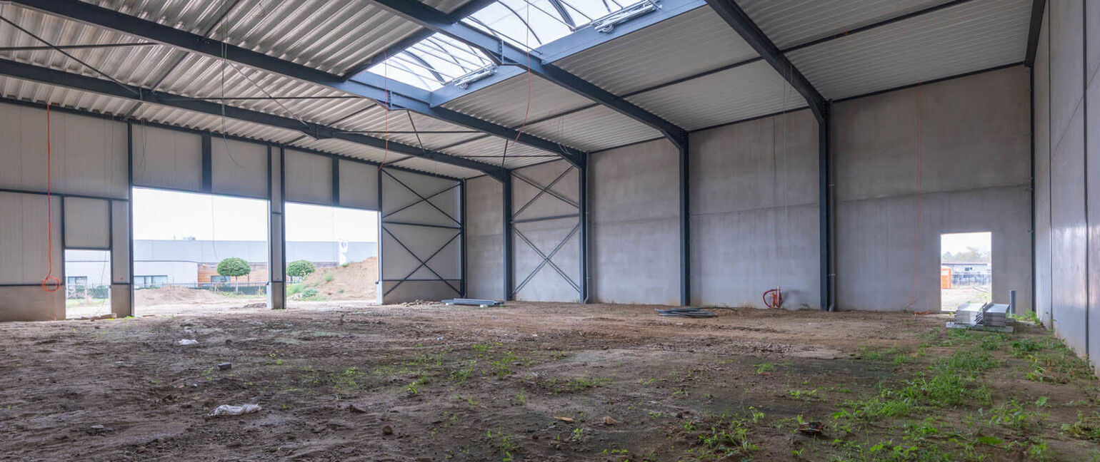 Industrieel gebouw te koop in Maaseik