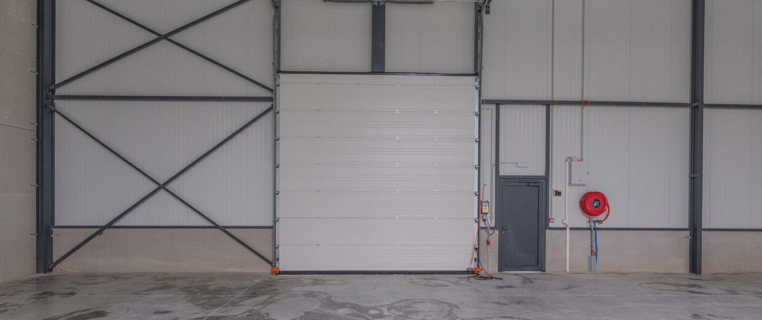 Industrieel gebouw te koop in Maaseik