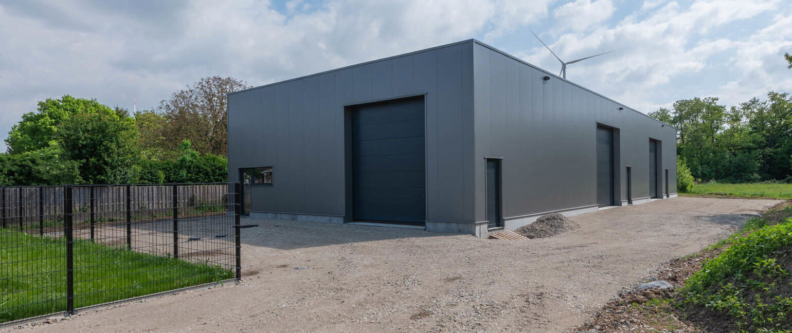 Industrieel gebouw te koop in Maasmechelen