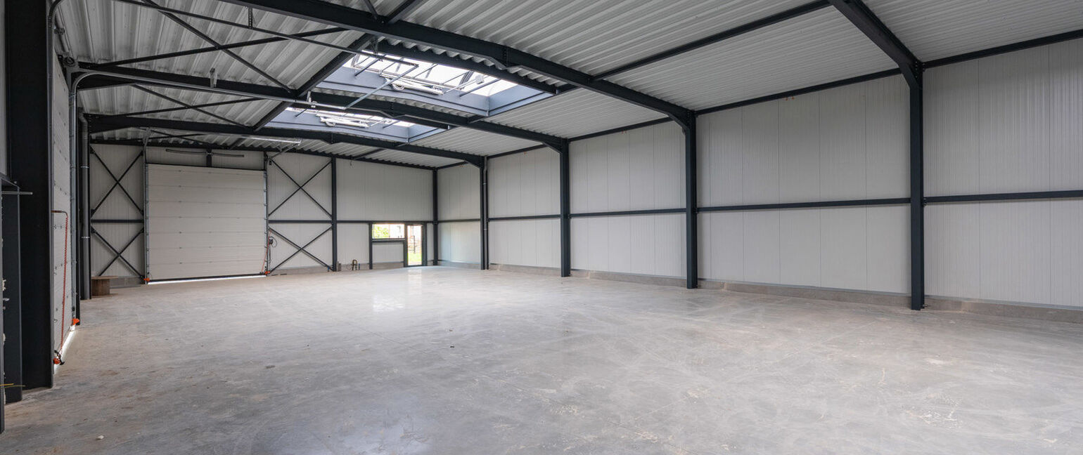 Industrieel gebouw te koop in Maasmechelen