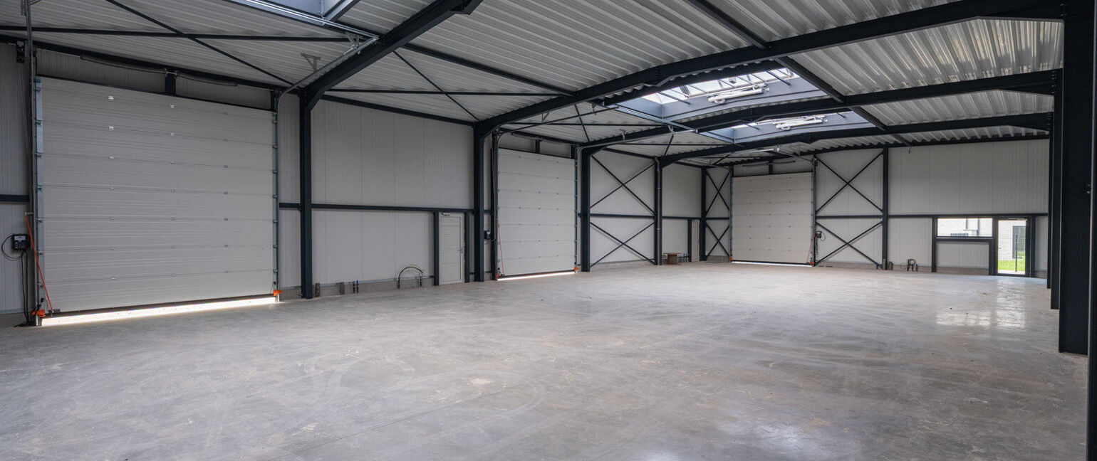 Industrieel gebouw te koop in Maasmechelen