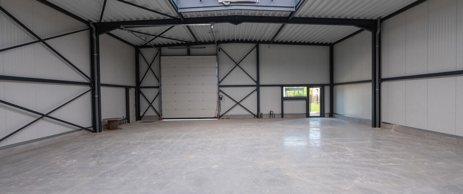 Industrieel gebouw te koop in Maasmechelen