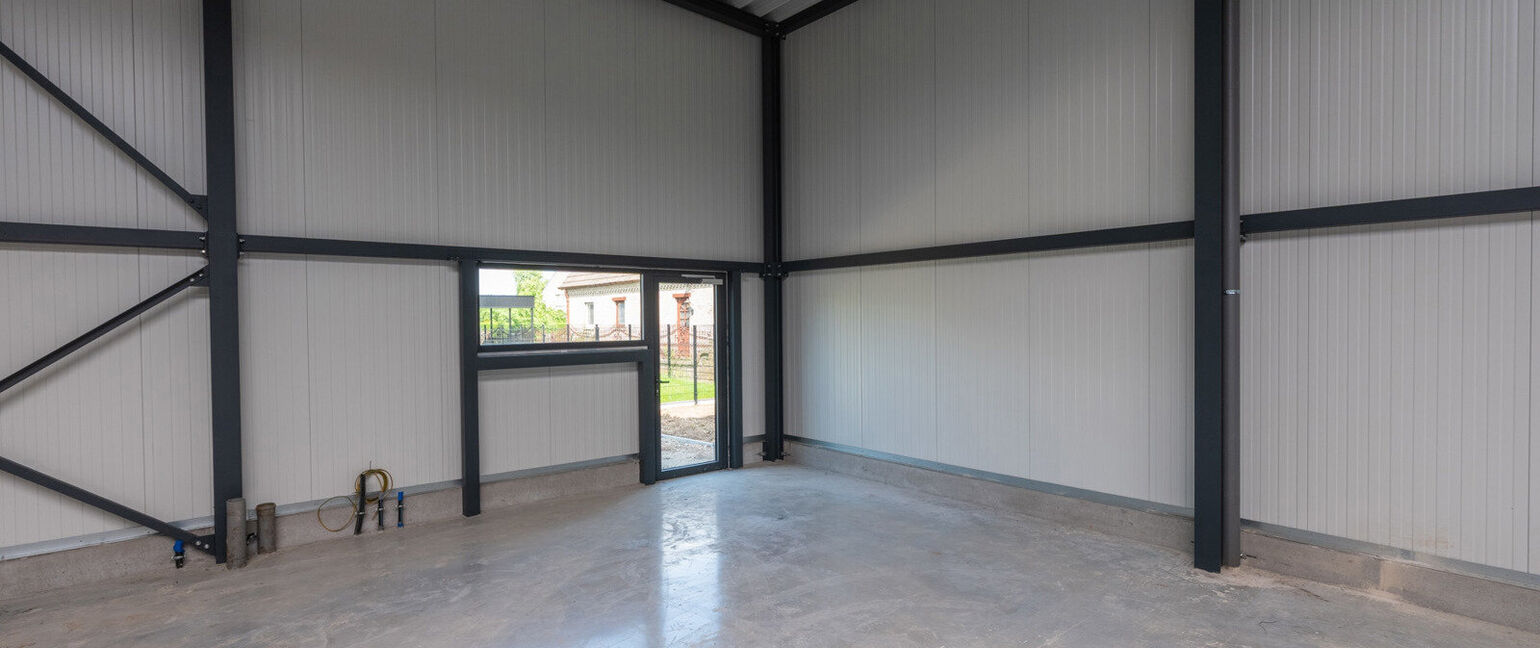 Industrieel gebouw te koop in Maasmechelen