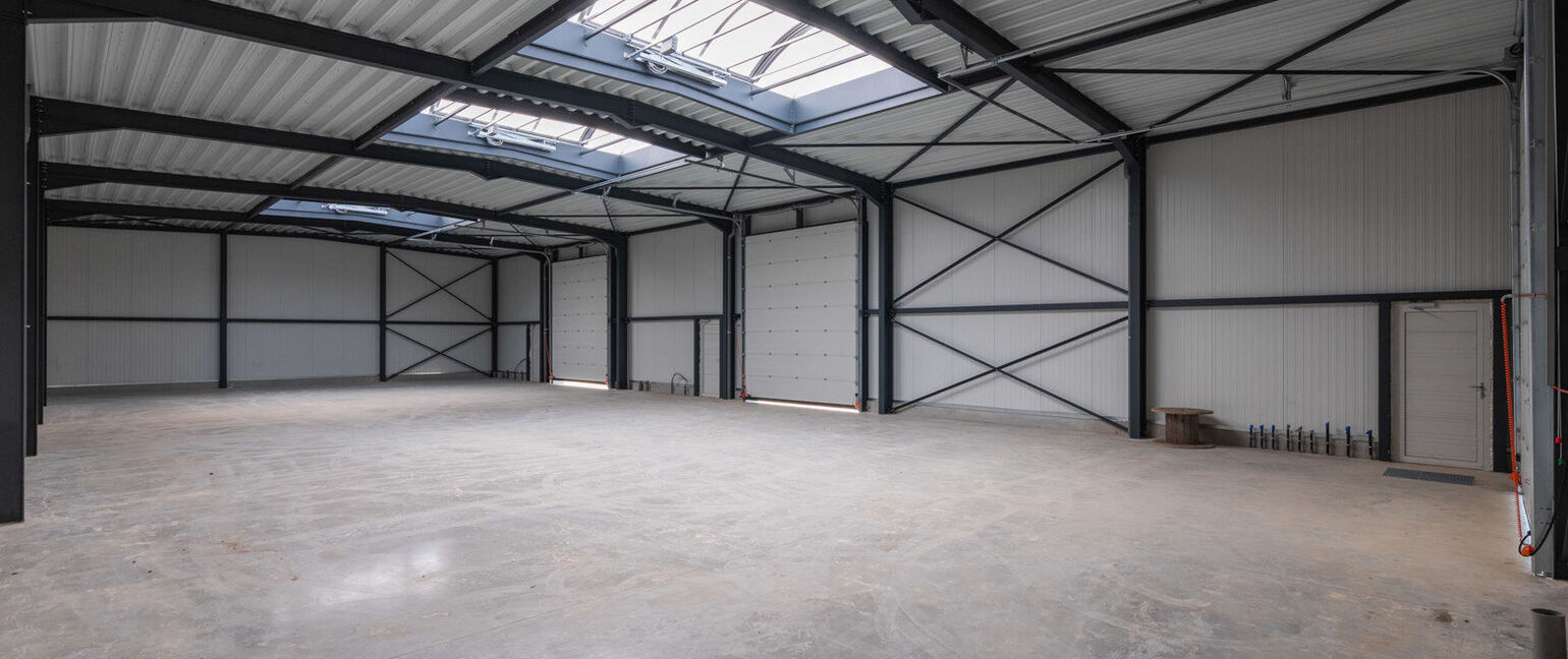 Industrieel gebouw te koop in Maasmechelen