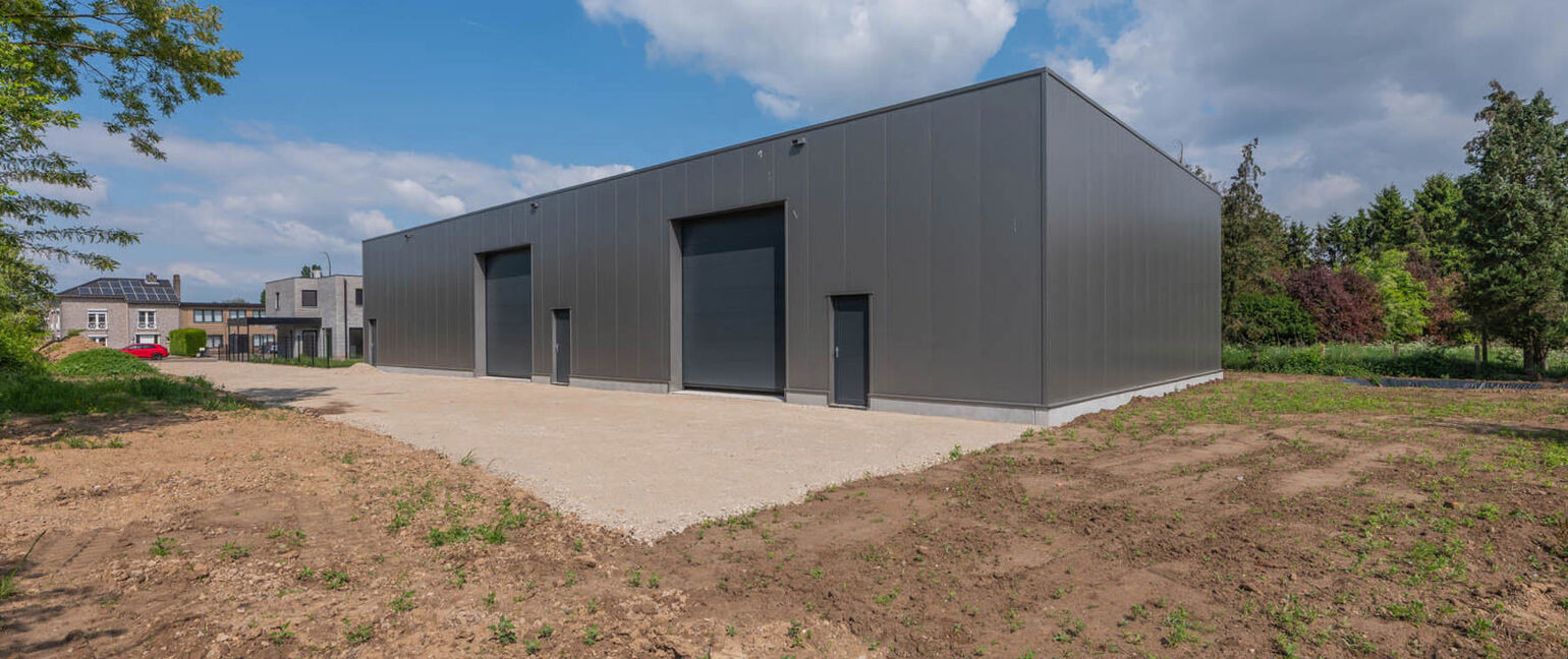 Industrieel gebouw te koop in Maasmechelen