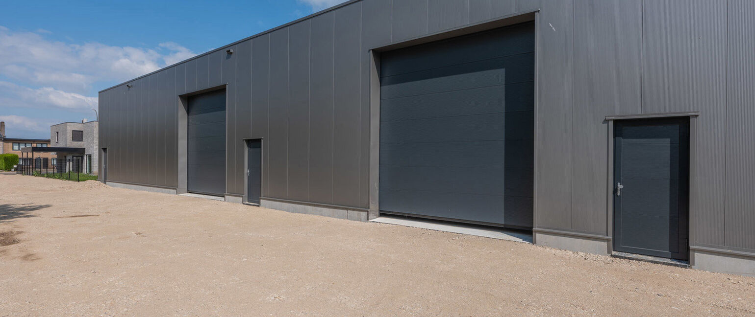Industrieel gebouw te koop in Maasmechelen