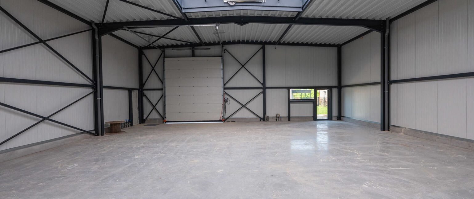 Industrieel gebouw te koop in Maasmechelen