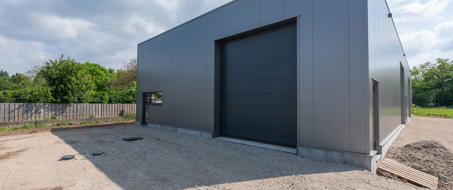 Industrieel gebouw te koop in Maasmechelen