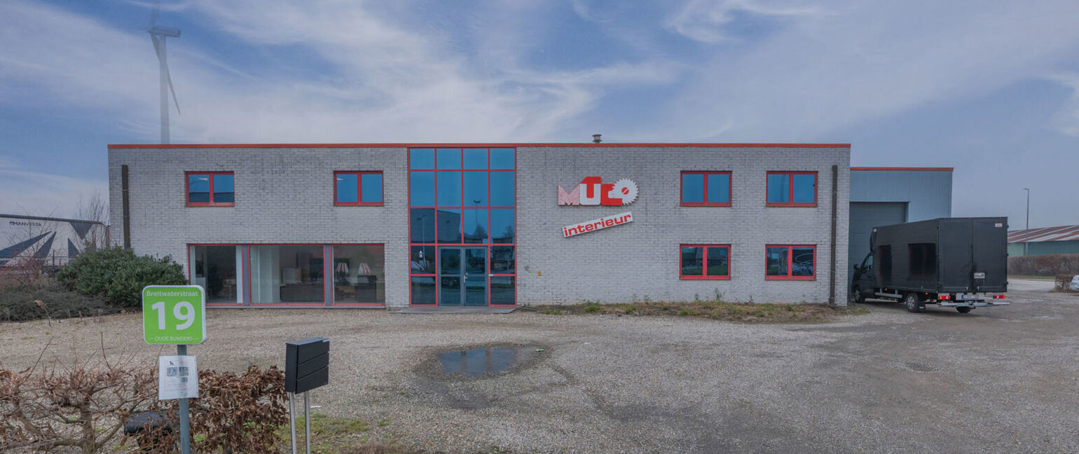 Industrieel gebouw te koop in Maasmechelen