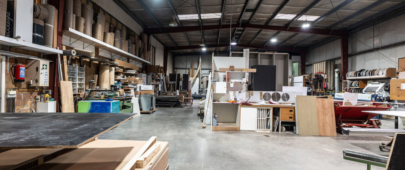 Industrieel gebouw te koop in Maasmechelen