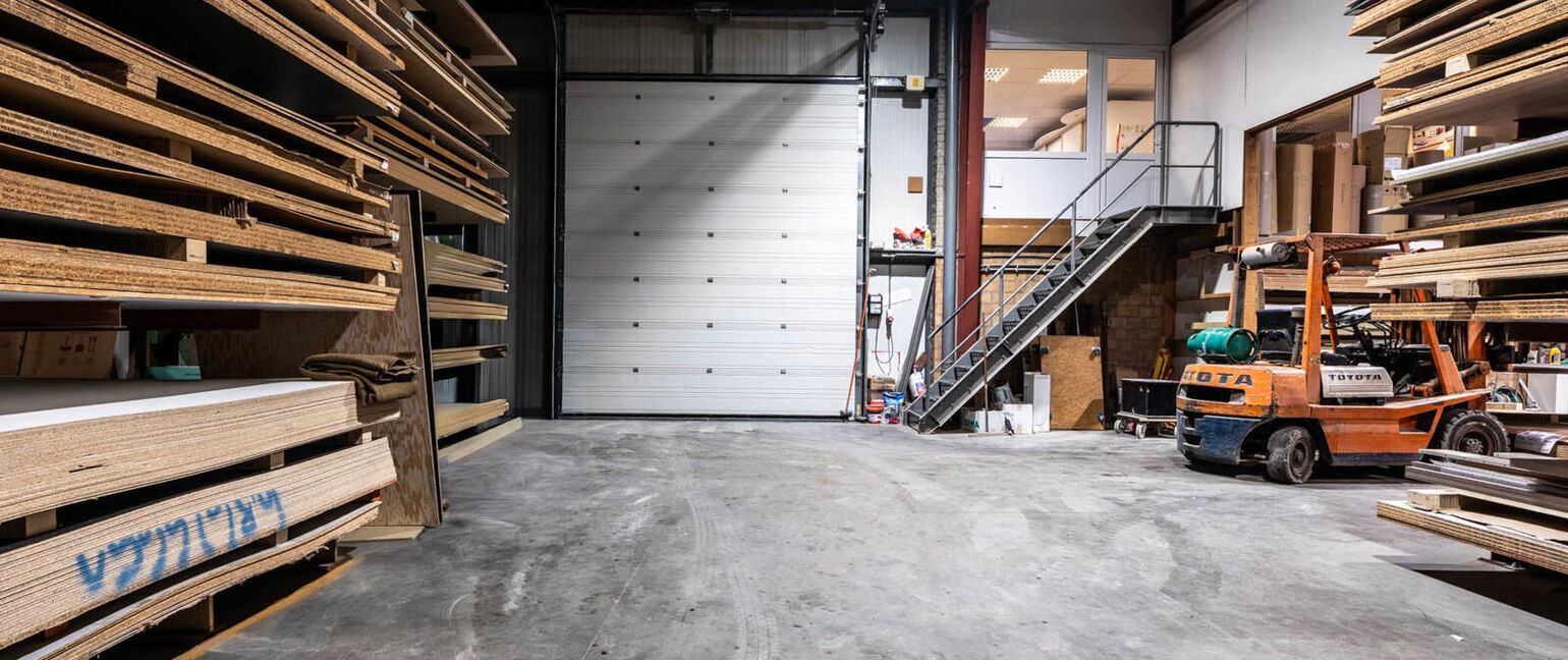 Industrieel gebouw te koop in Maasmechelen