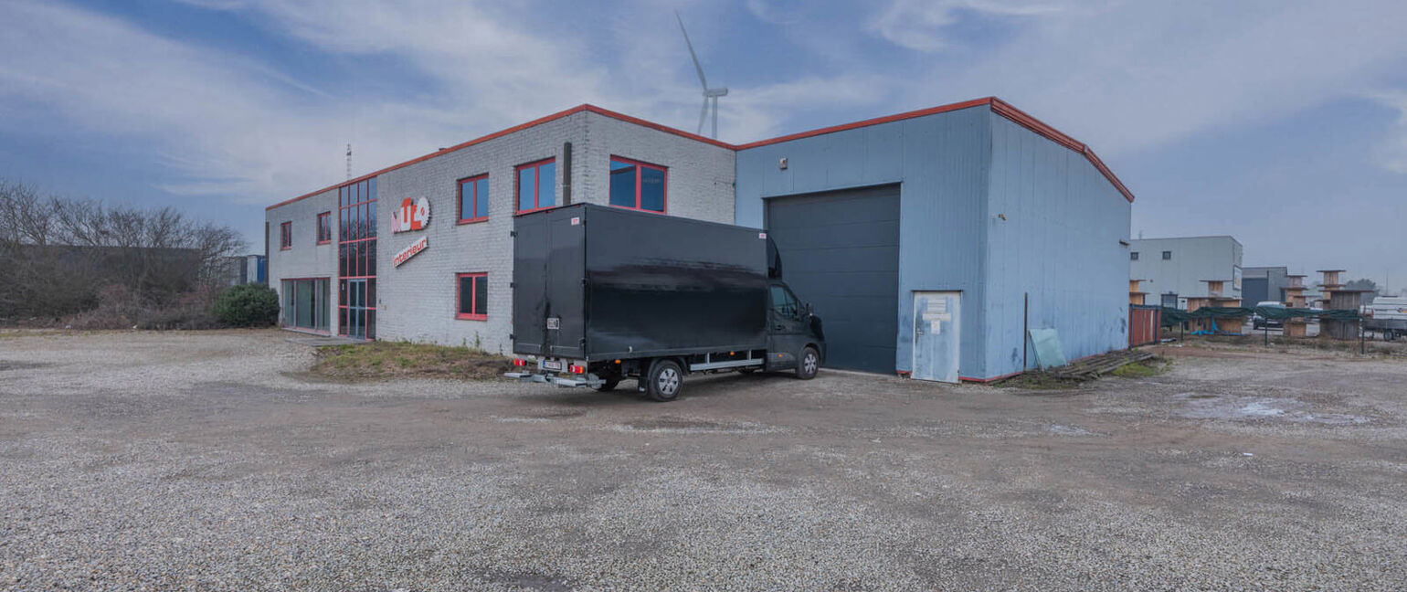 Industrieel gebouw te koop in Maasmechelen