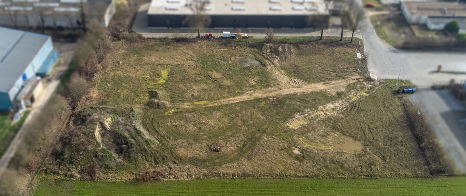 Industrieel terrein te koop in Maaseik