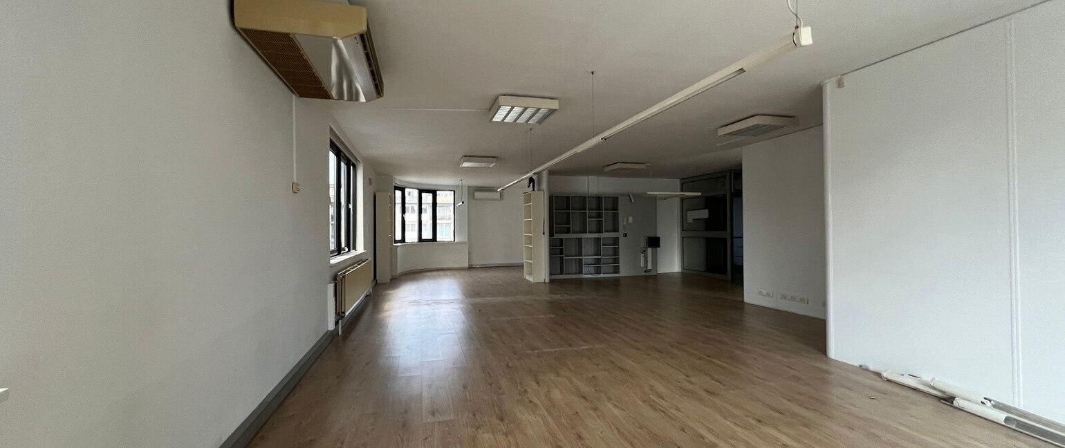 Kantoorgebouw te koop in Antwerpen