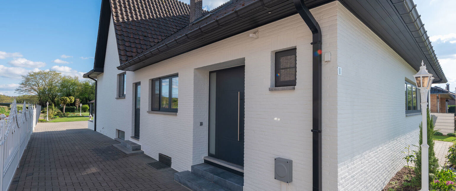 Villa te koop in Maaseik