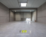 Industrieel gebouw te koop in Genk