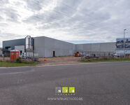 Industrieel gebouw te koop in Maaseik